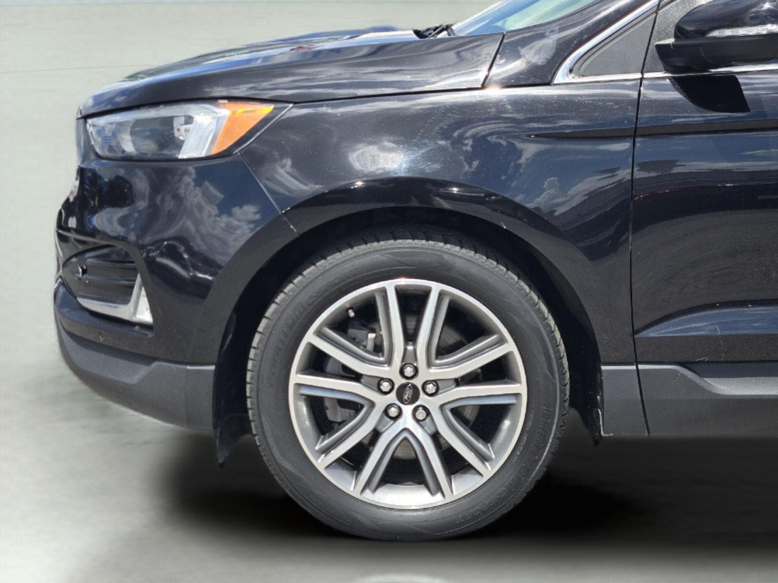 Used 2023 Ford Edge Titanium w/ Class II Trailer Tow Package AWD/4WD image 6