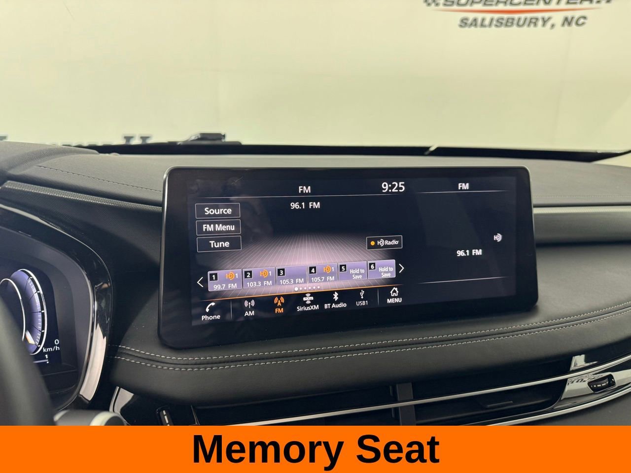 Used 2023 INFINITI QX60 Luxe w/ Performance Audio Package image 17