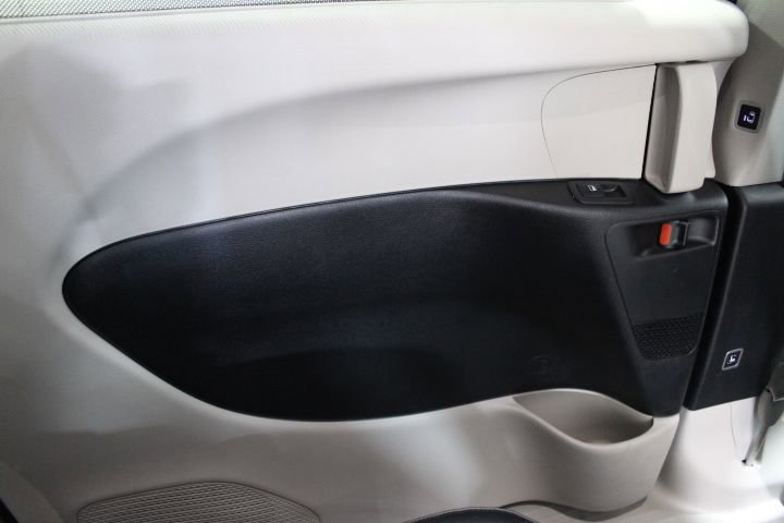 Used 2024 Chrysler Pacifica Touring-L image 22