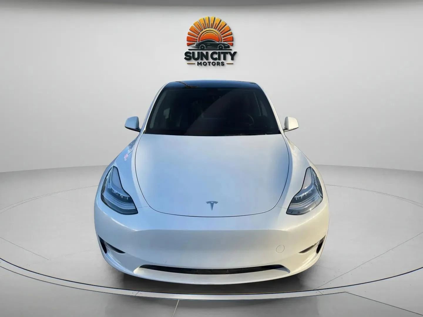 Used 2022 Tesla Model Y Long Range image 2