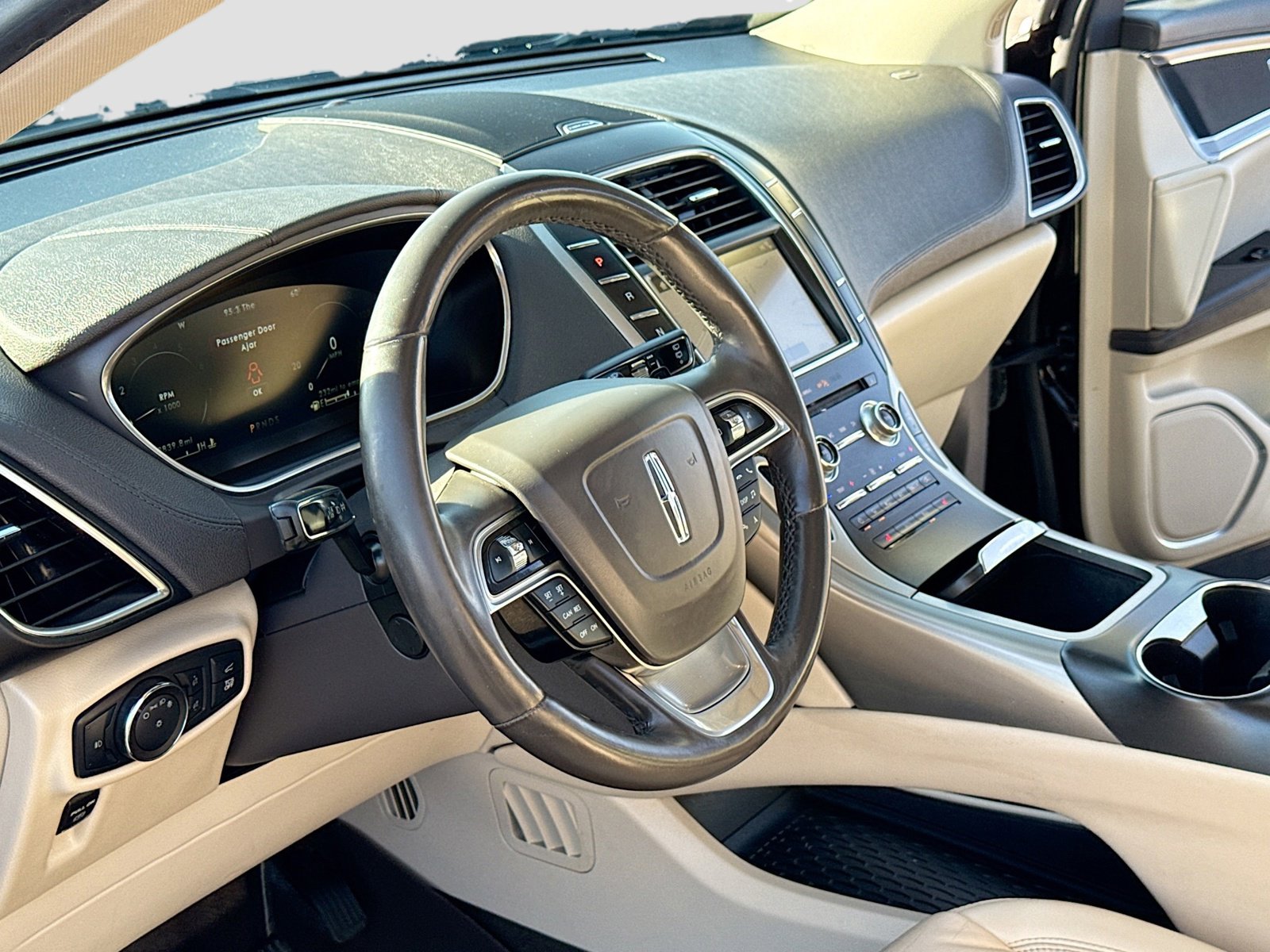 Used 2019 Lincoln Nautilus Select image 4