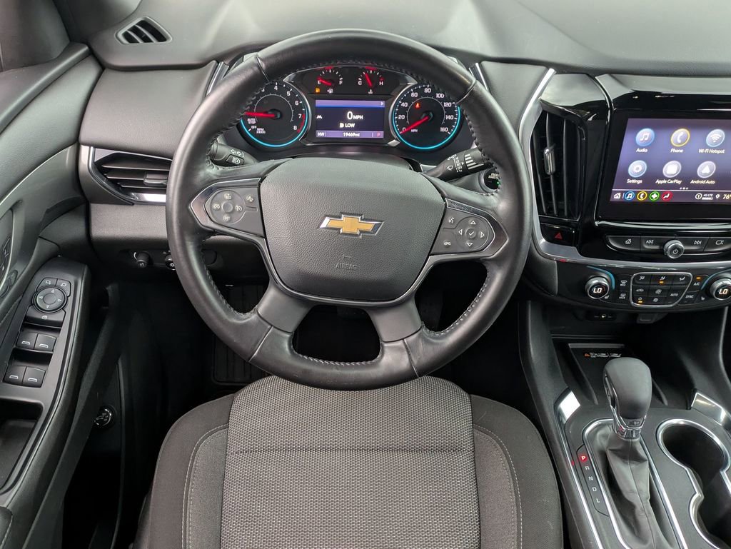 Used 2022 Chevrolet Traverse LT FWD image 25