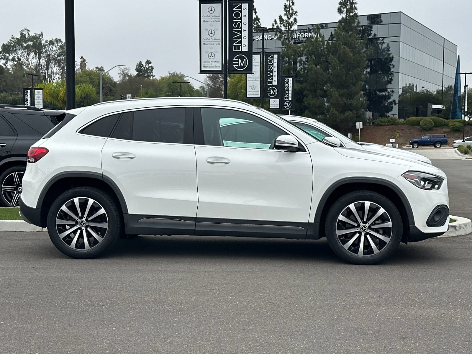 Used 2021 Mercedes-Benz GLA 250 4MATIC image 2
