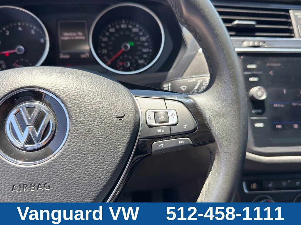 Used 2020 Volkswagen Tiguan SE w/ Panoramic Sunroof Package AWD/4WD image 17