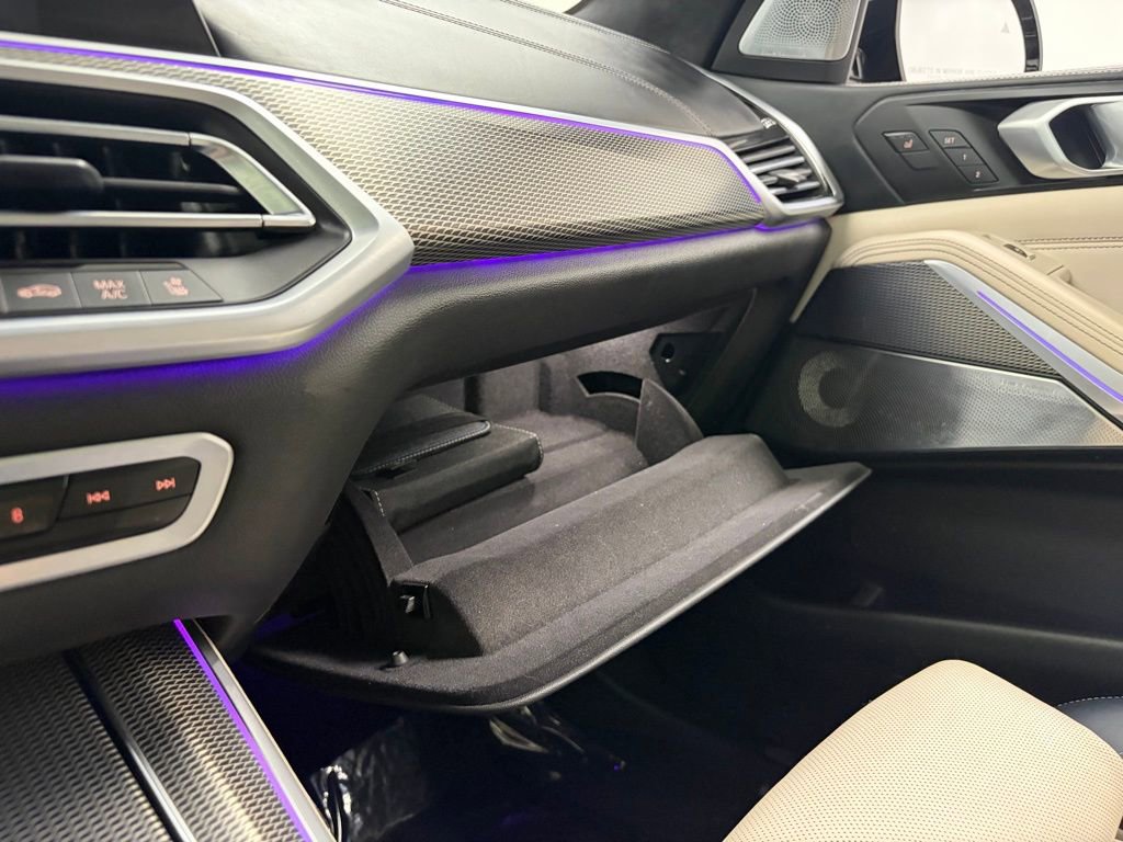 Used 2022 BMW X5 M50i w/ Executive Package image 31