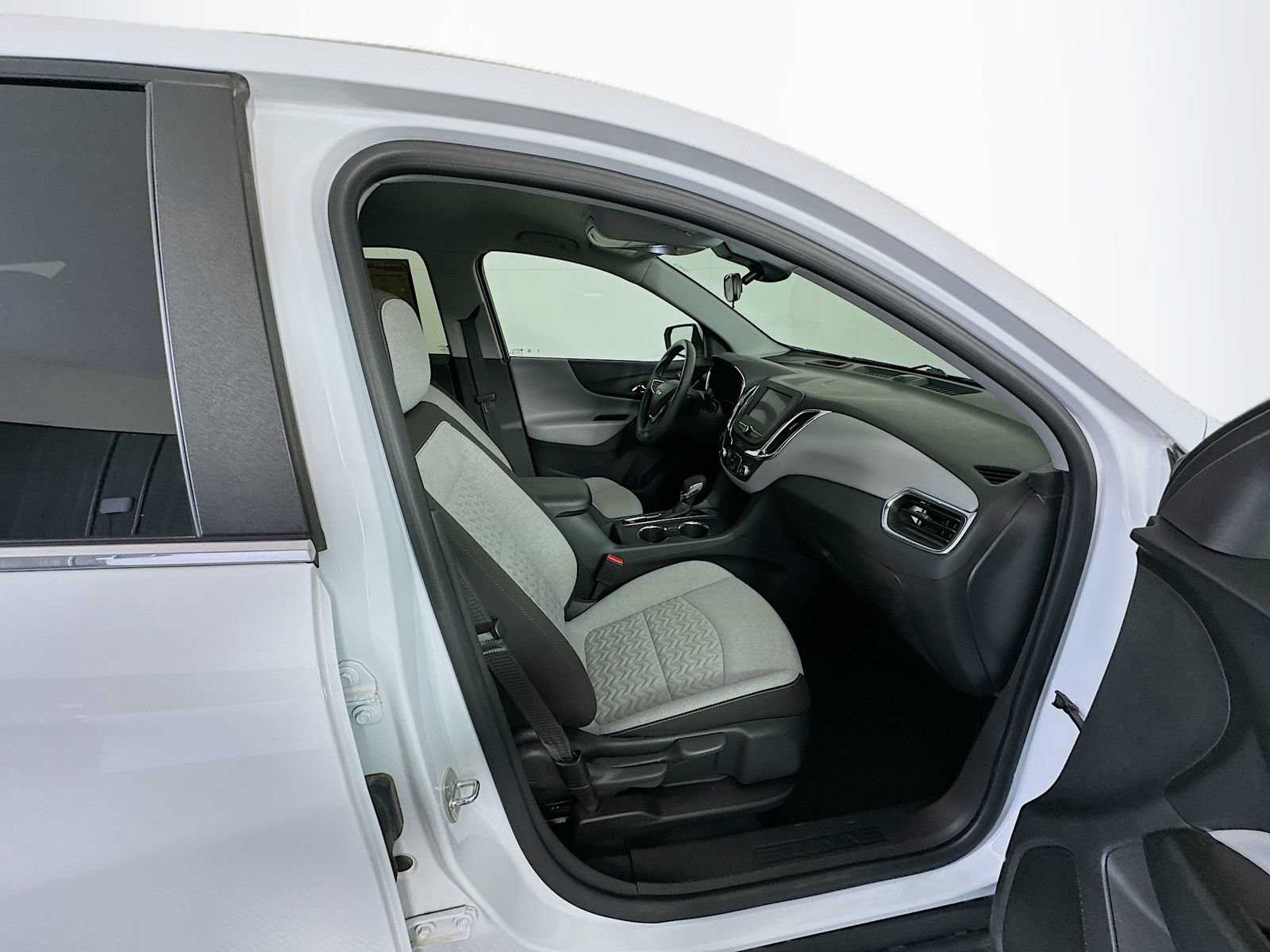 Used 2023 Chevrolet Equinox LT FWD image 25