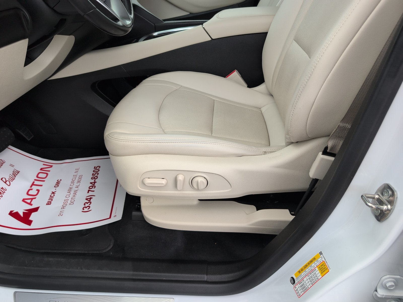 Used 2023 Buick Enclave Essence w/ Experience Buick Package FWD image 12