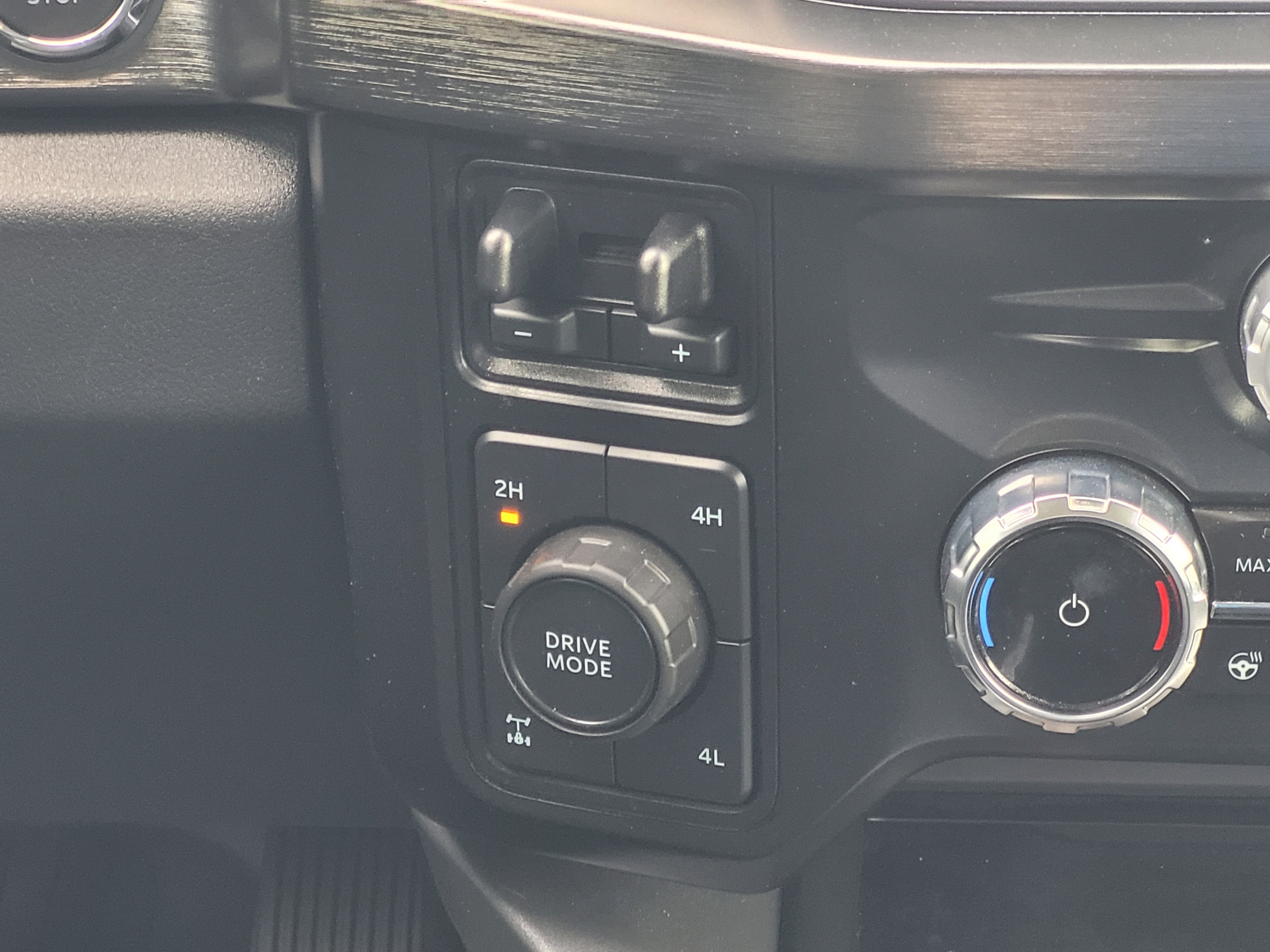 Used 2024 Ford F250 Lariat w/ FX4 Off-Road Package image 21