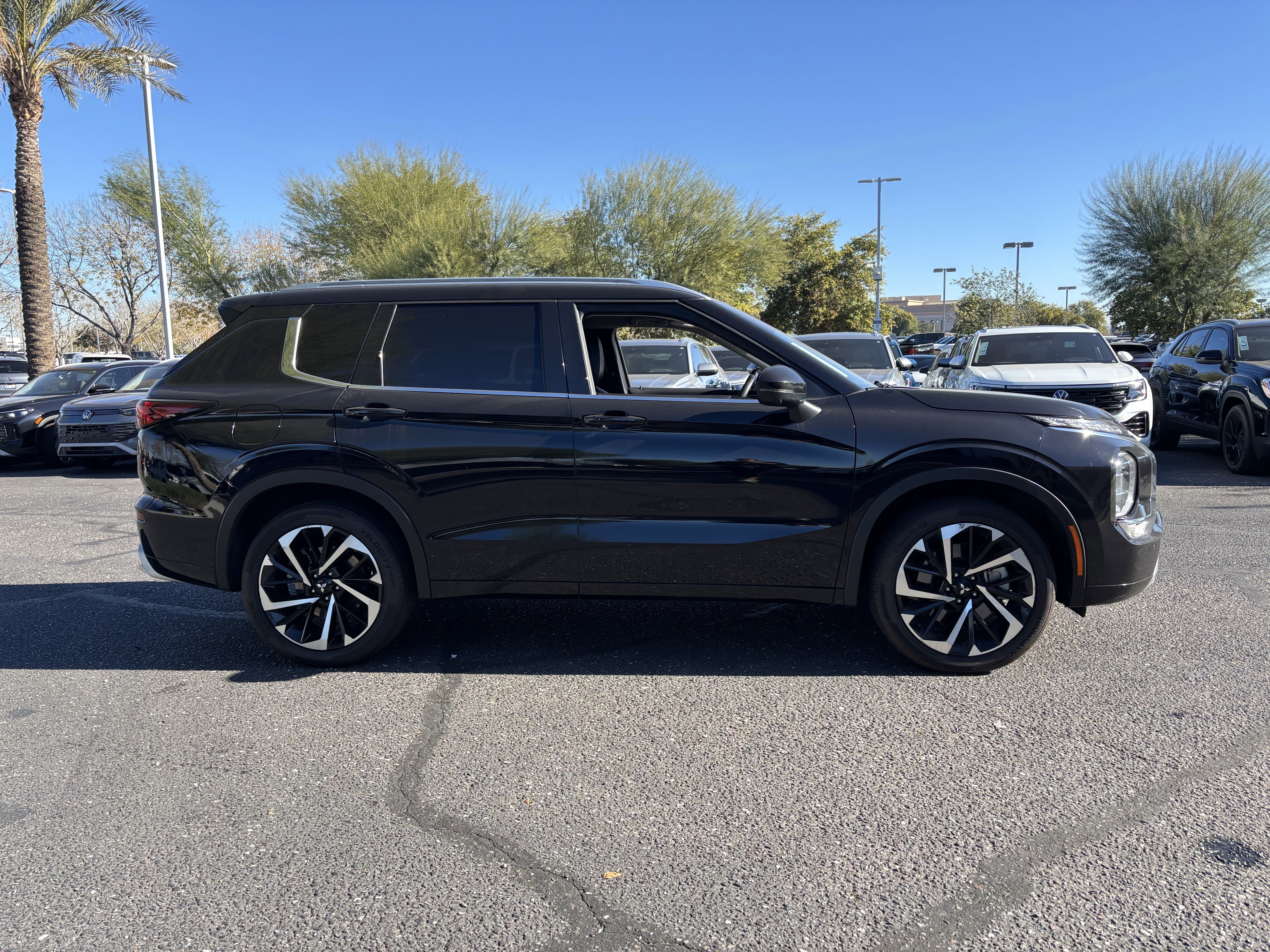 Used 2022 Mitsubishi Outlander SEL image 5