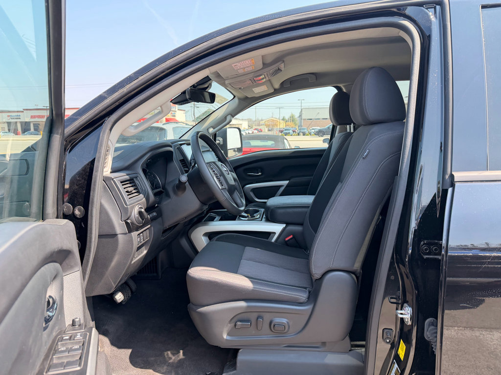 Certified 2024 Nissan Titan SV w/ SV Convenience Package image 6