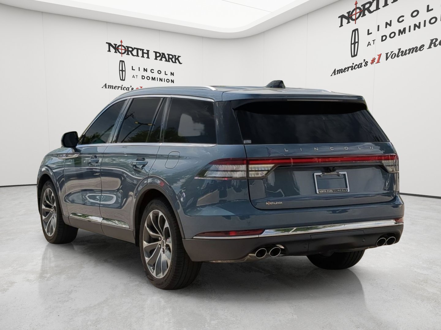 New 2026 Lincoln Aviator 2WD image 5