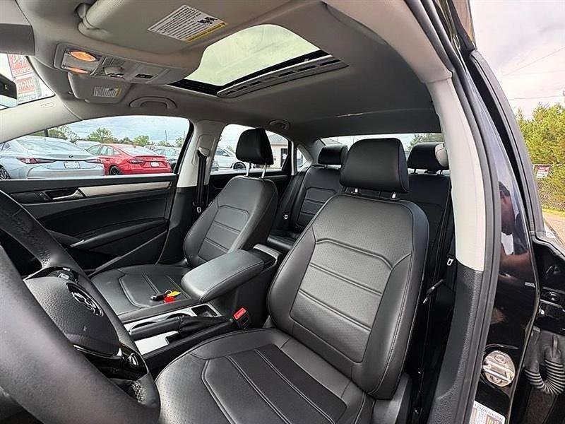 Used 2021 Volkswagen Passat 2.0T SE image 21
