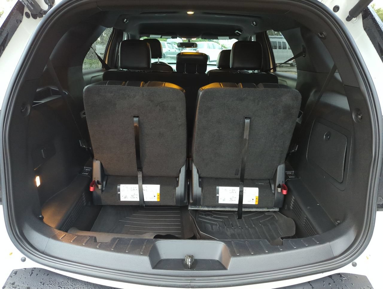 Used 2017 Ford Explorer XLT w/ Equipment Group 202A FWD image 21