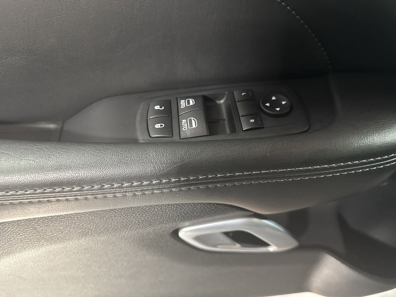 Used 2017 Dodge Challenger R/T Scat Pack w/ Leather Interior Group image 20