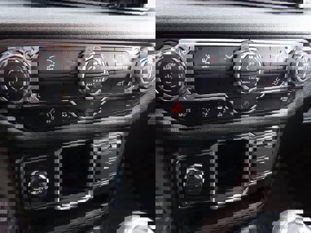 Used 2024 Jeep Gladiator Sport image 27