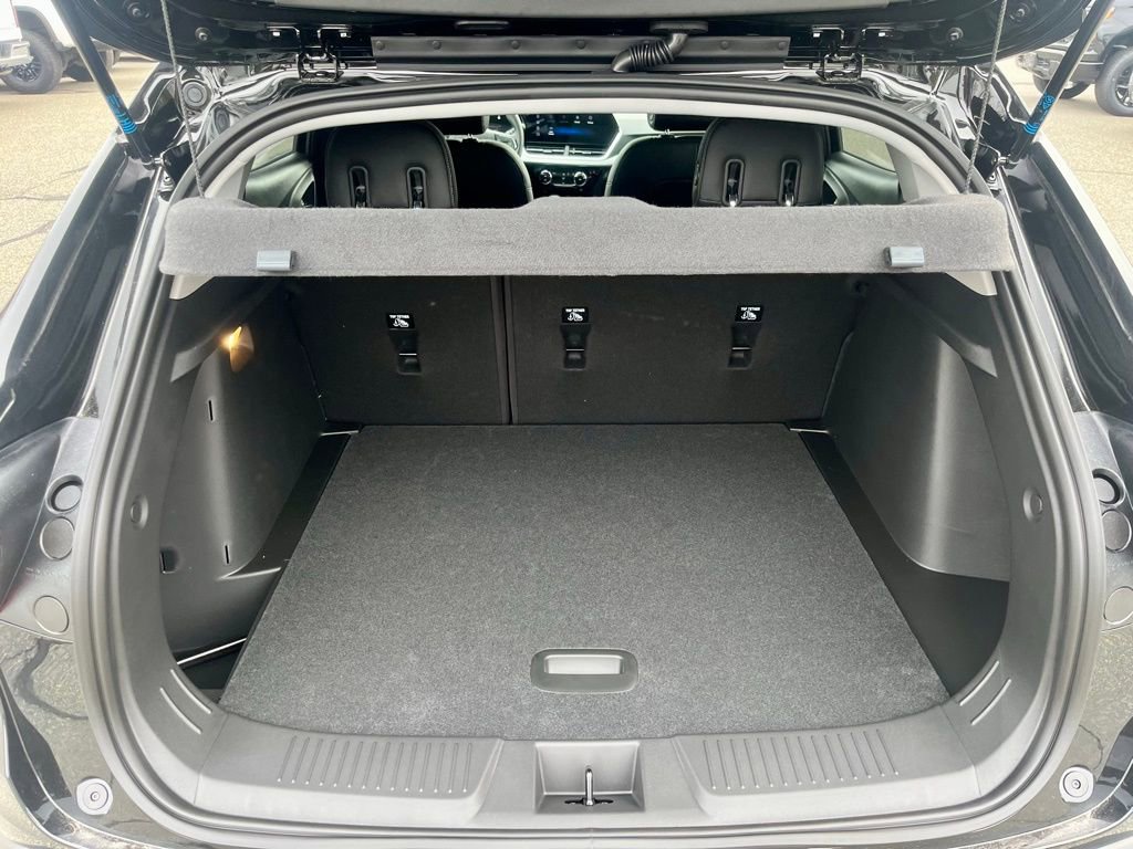 New 2026 Chevrolet Trax LT FWD image 5
