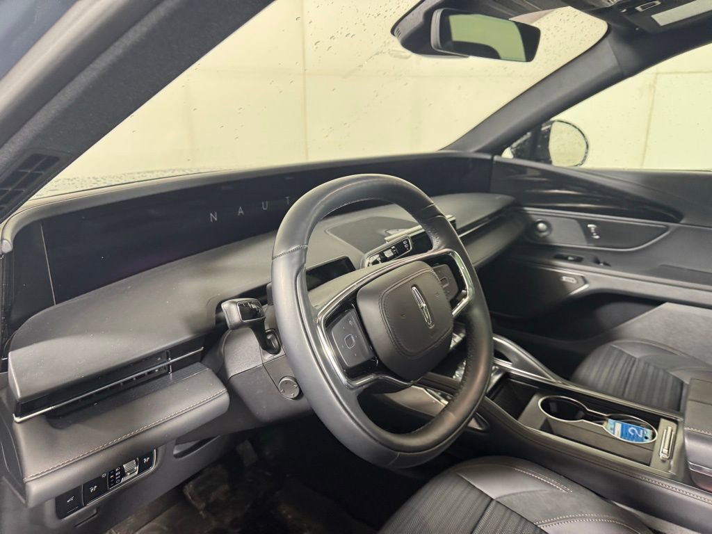 New 2025 Lincoln Nautilus Reserve w/ Jet Appearance Package AWD/4WD image 32