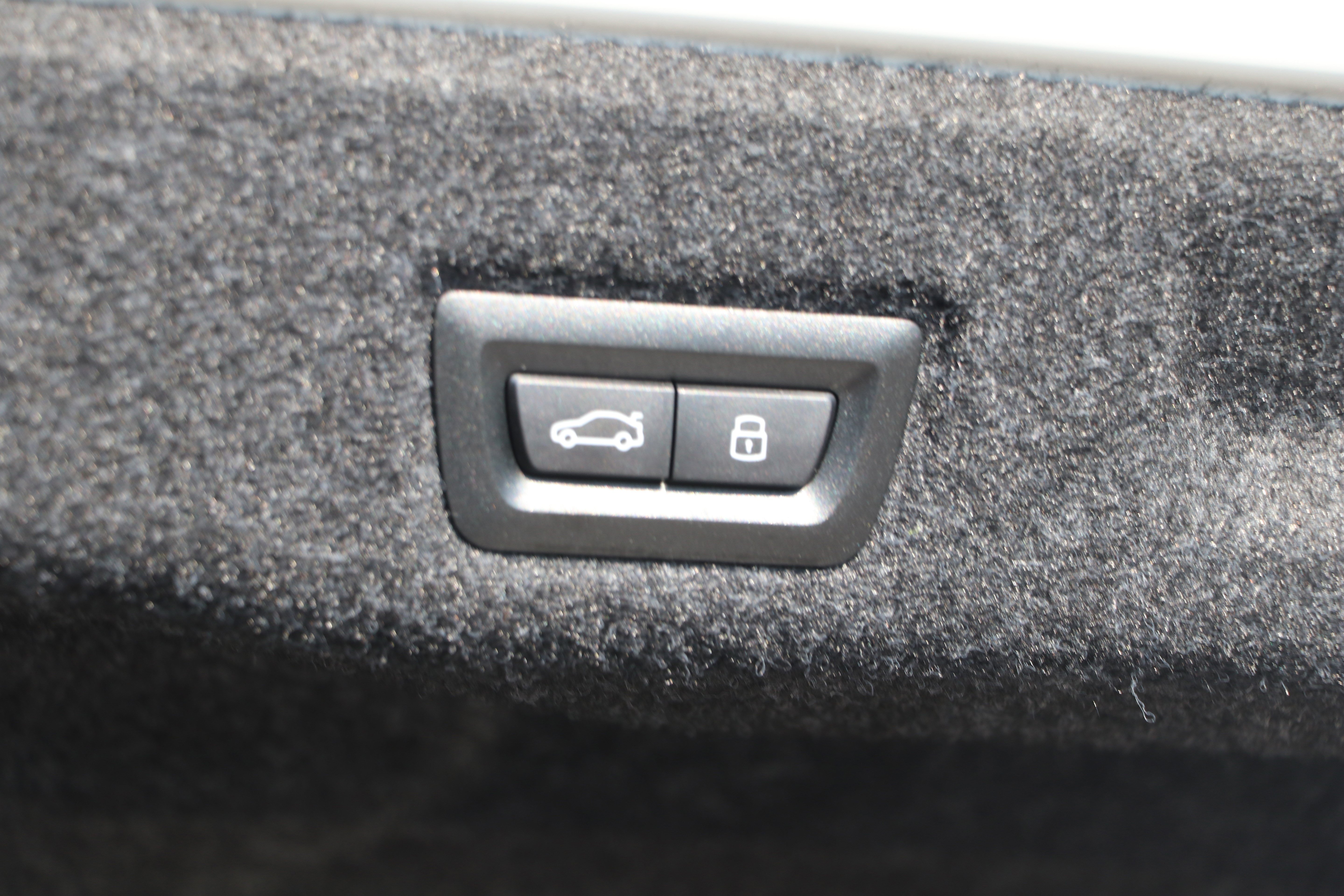 Used 2026 BMW 550e xDrive AWD/4WD image 38