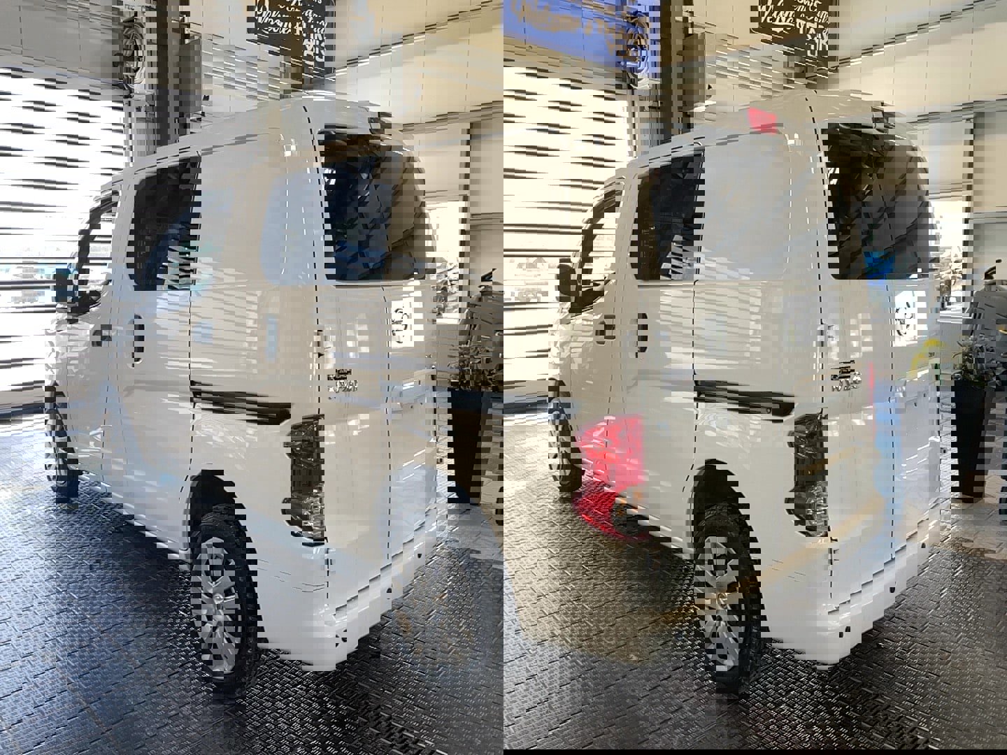 Used 2021 Nissan NV200 SV w/ Sliding Door Glass Package image 17