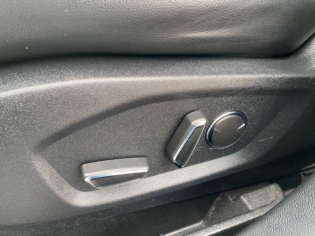 Used 2019 Ford Edge Titanium w/ Equipment Group 301A image 11