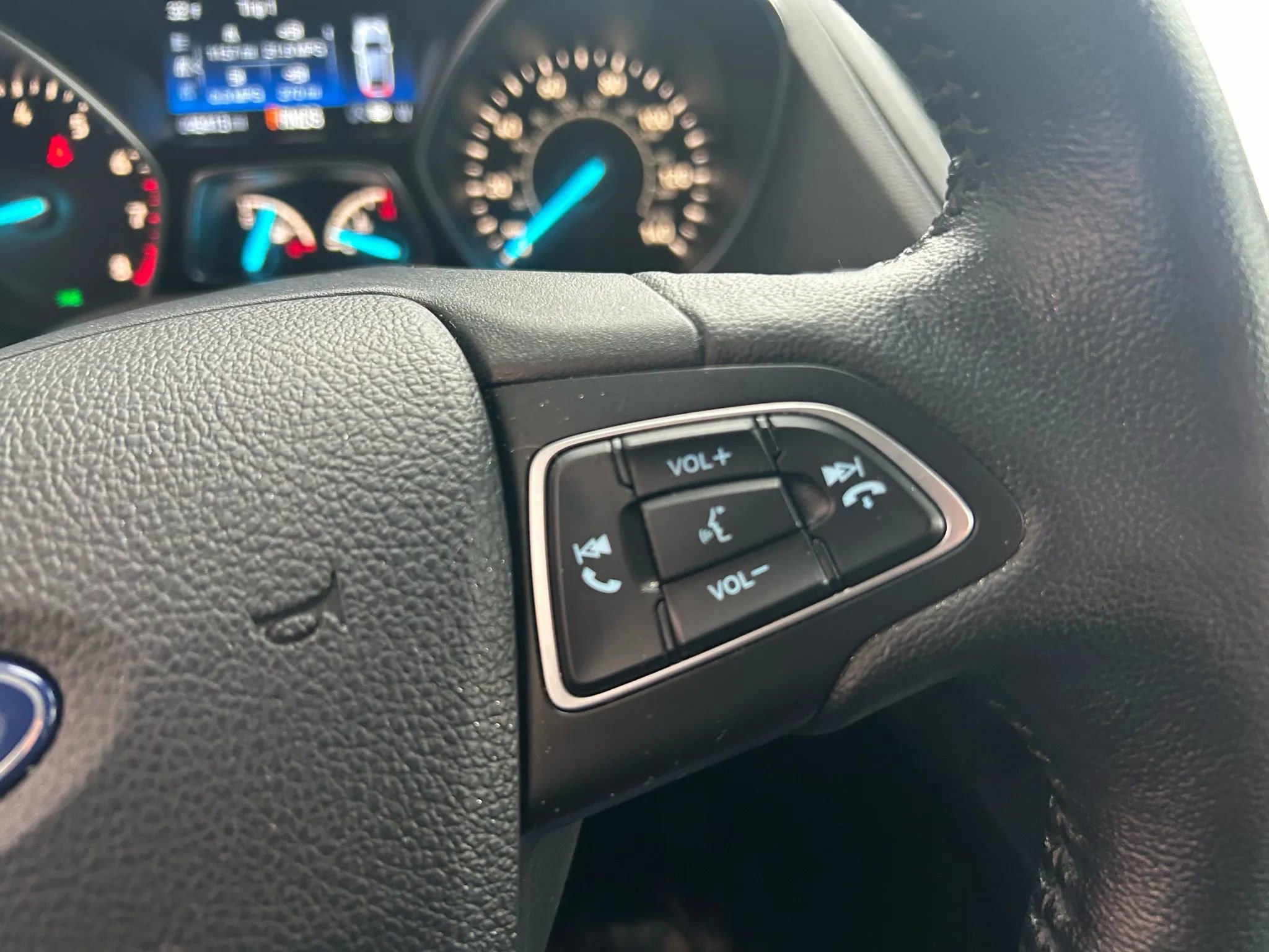 Used 2019 Ford Escape Titanium image 7