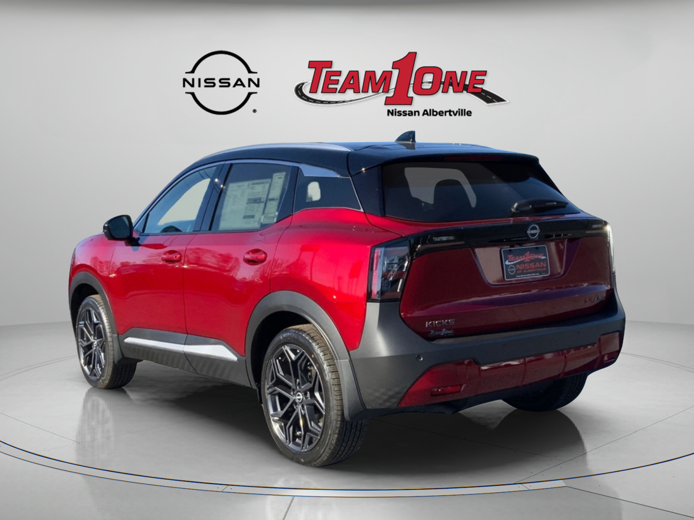 New 2025 Nissan Kicks SR w/ Illumination Package AWD/4WD image 4