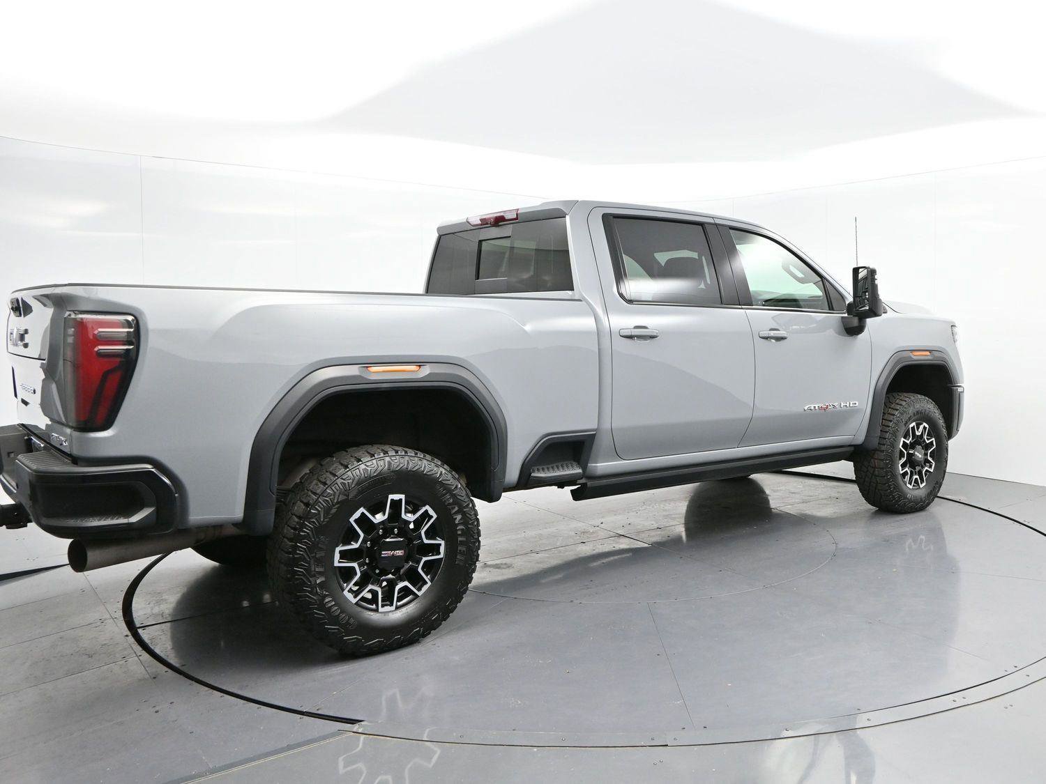 Used 2024 GMC Sierra 2500 AT4X AWD/4WD image 7