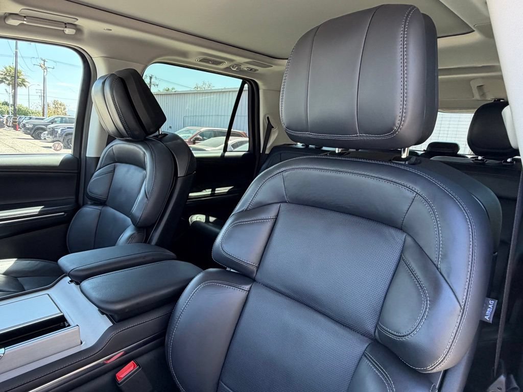 Used 2025 Lincoln Navigator Reserve AWD/4WD image 20