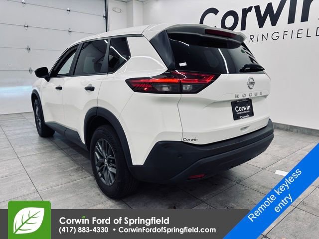 Used 2021 Nissan Rogue S image 2