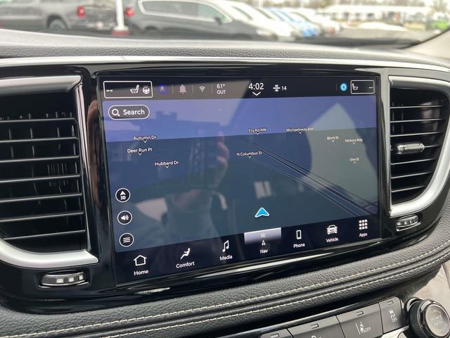 Used 2023 Chrysler Pacifica Limited image 20