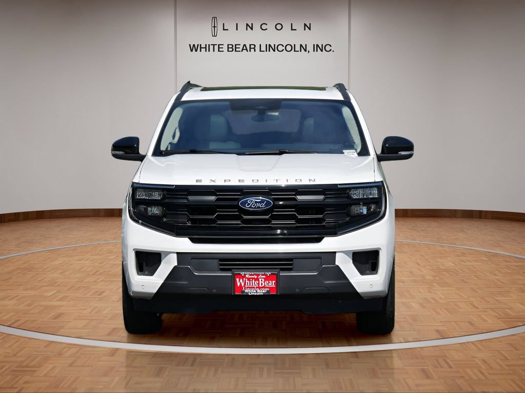 Used 2025 Ford Expedition Active AWD/4WD image 2
