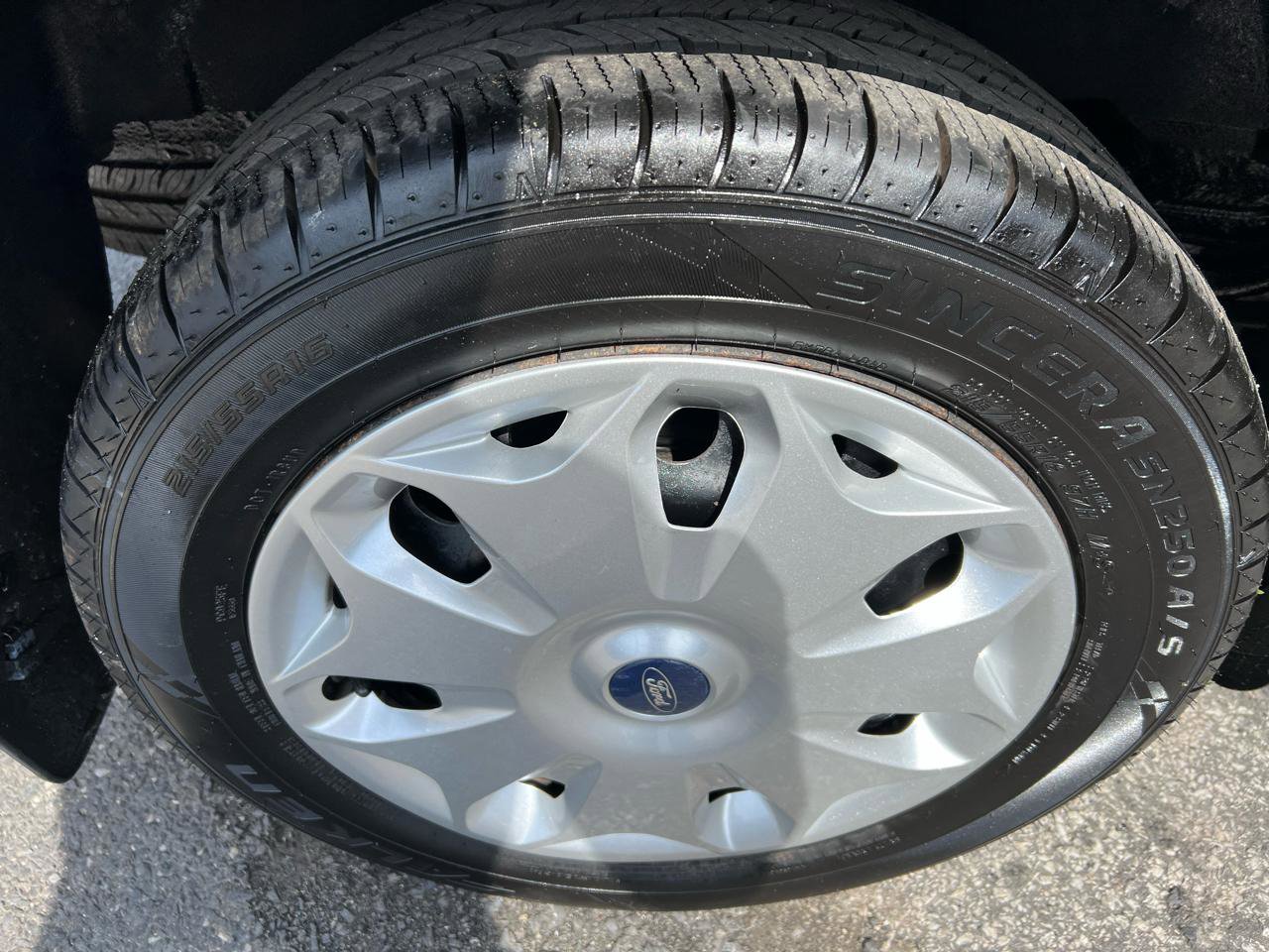 Used 2016 Ford Transit Connect XLT FWD image 5