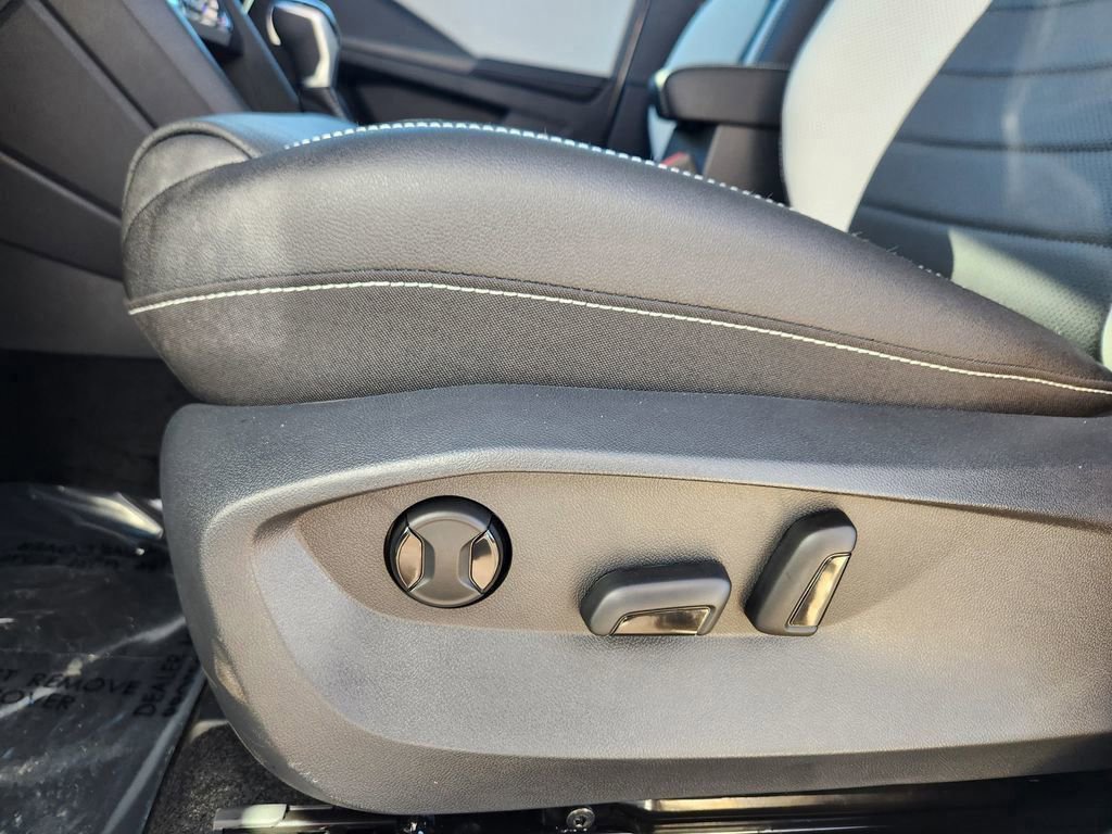 New 2026 Volkswagen Taos SEL image 7