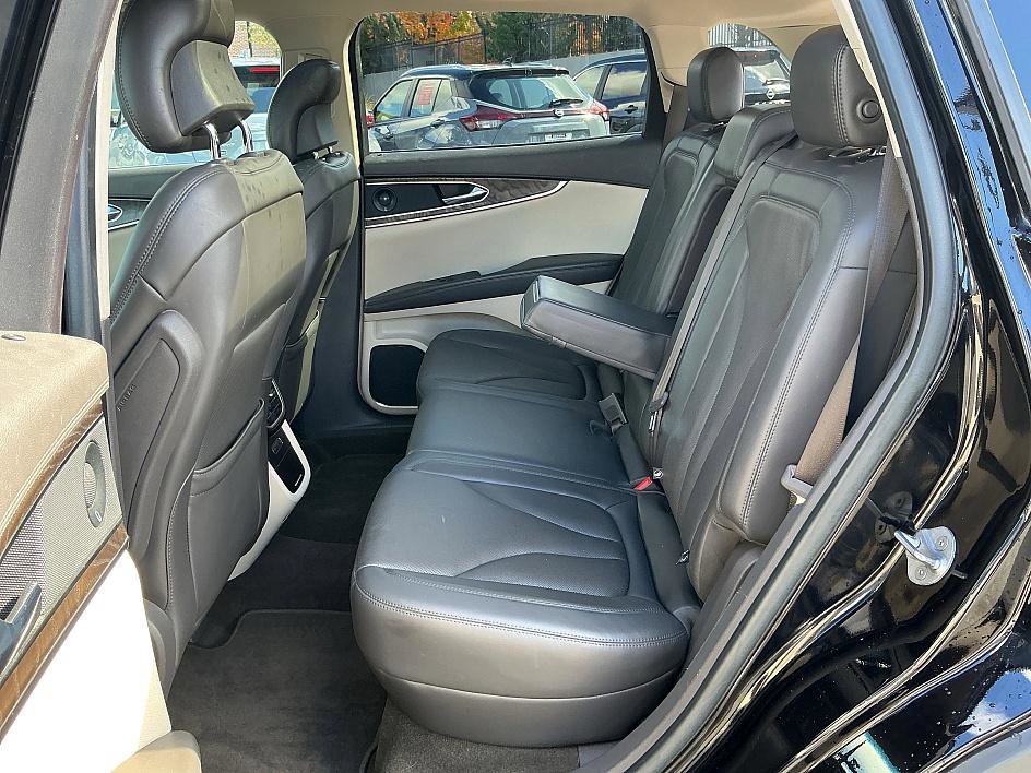 Used 2019 Lincoln Nautilus Reserve image 24