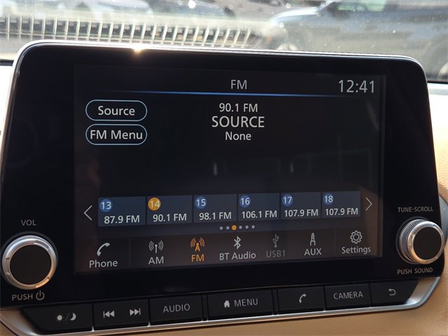 Used 2023 Nissan Sentra SV w/ SV Premium Package image 19