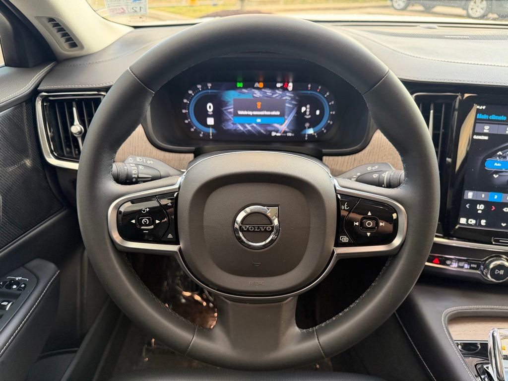 Used 2023 Volvo S90 B6 Ultimate image 17
