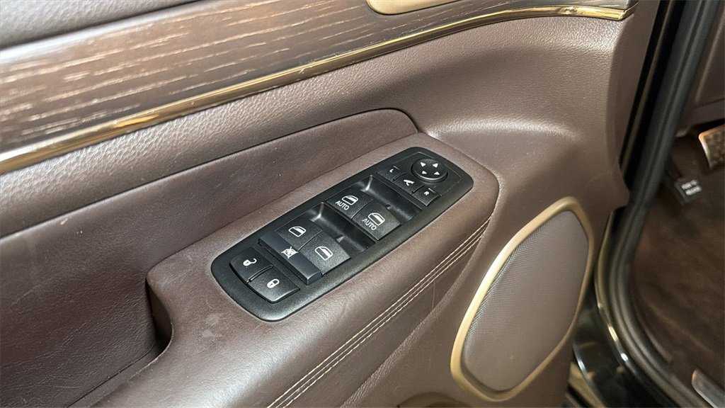 Used 2014 Jeep Grand Cherokee Summit image 25