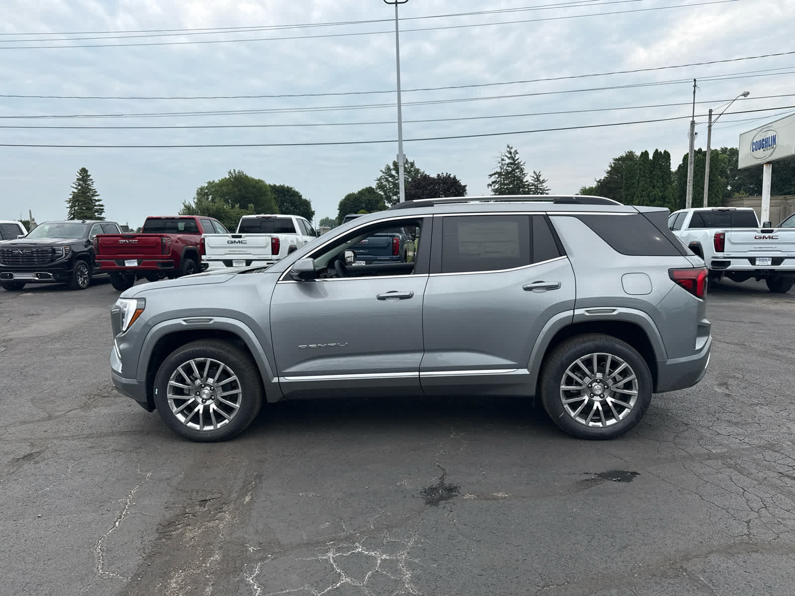 New 2027 GMC Terrain Denali w/ LPO, Floor Liner Package AWD/4WD image 2