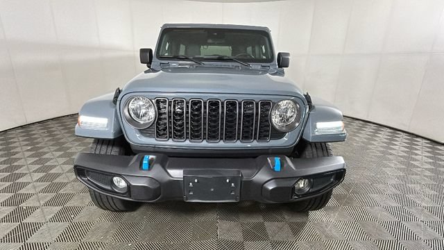 Used 2024 Jeep Wrangler Unlimited w/ Convenience Group AWD/4WD image 7