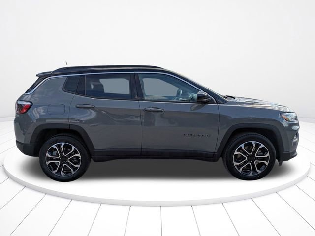 Used 2024 Jeep Compass Limited image 3
