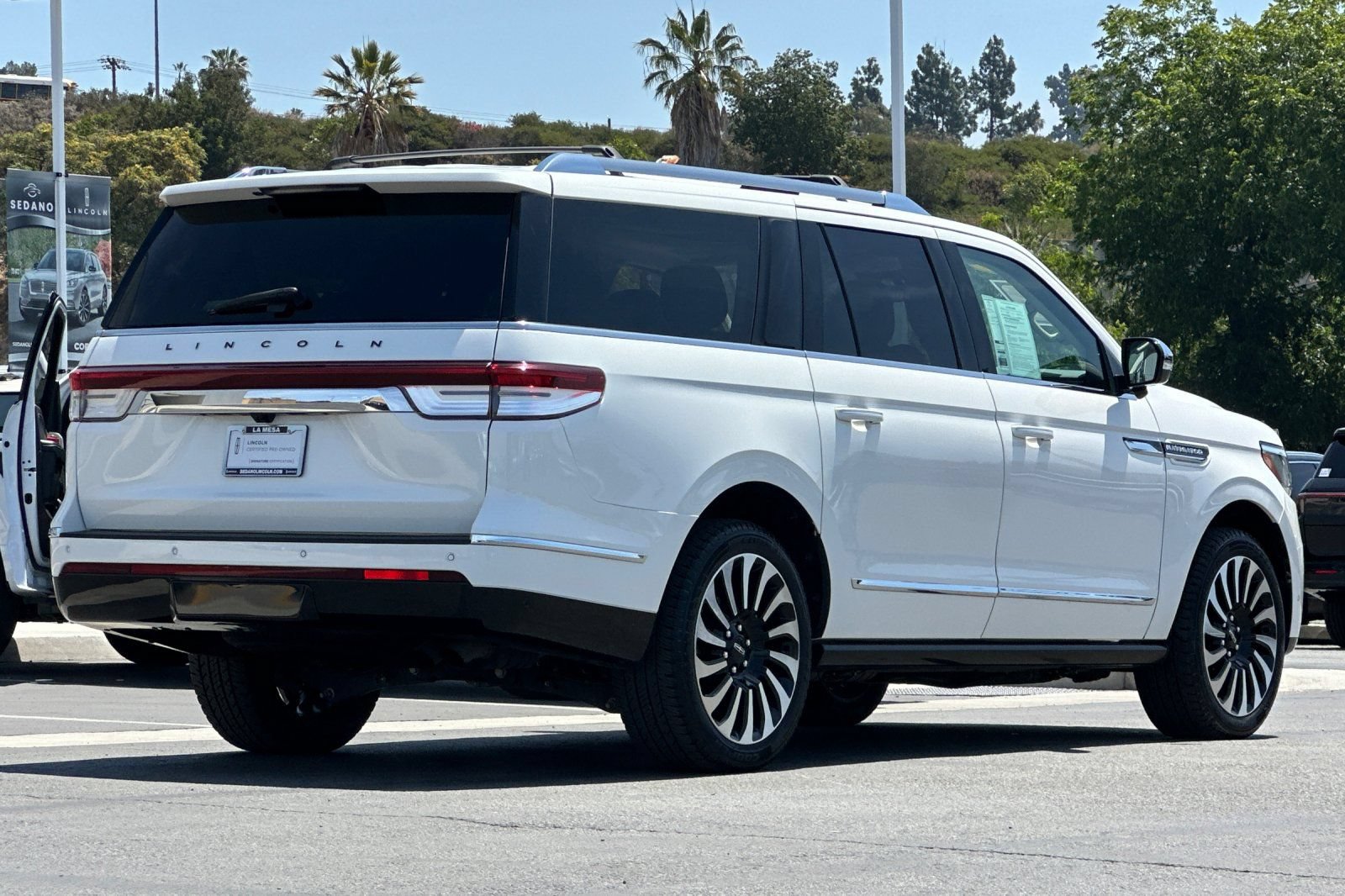 Certified 2023 Lincoln Navigator L Black Label AWD/4WD image 3