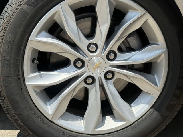Used 2025 Chevrolet Malibu LT FWD image 10