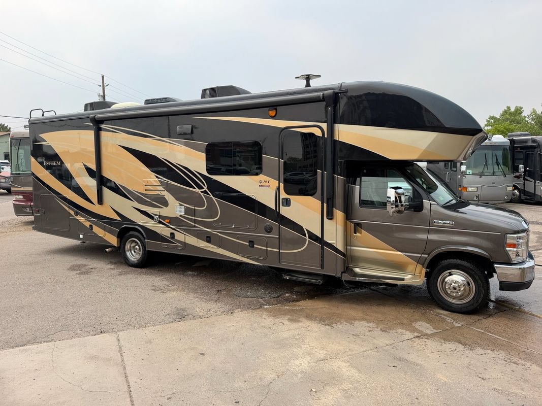 Used 2019 Ford E-450 and Econoline 450 Super Duty w/ Motorhome Prep Package RWD image 3
