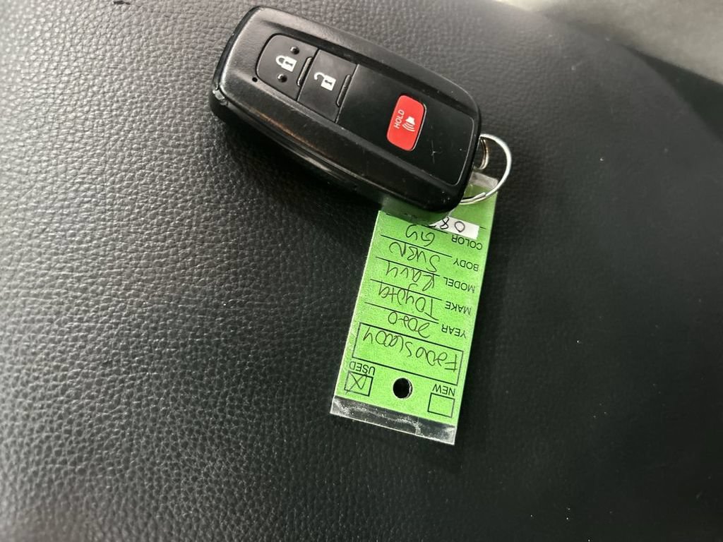 Used 2020 Toyota RAV4 XLE AWD/4WD image 12