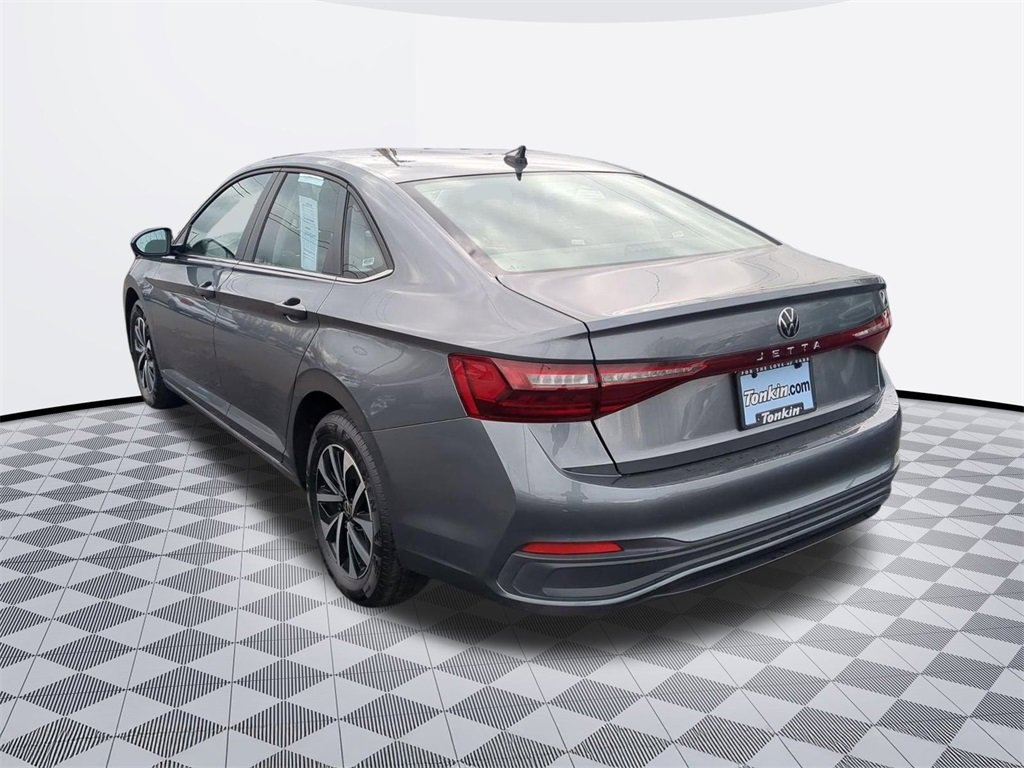 Used 2025 Volkswagen Jetta S image 4