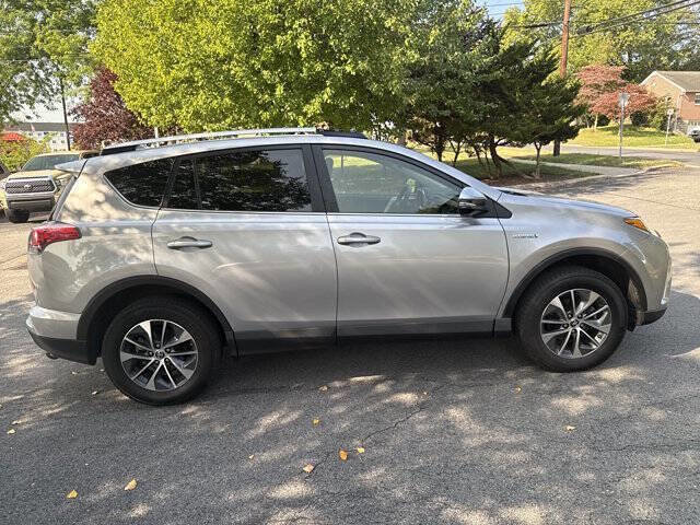 Used 2017 Toyota RAV4 XLE image 2