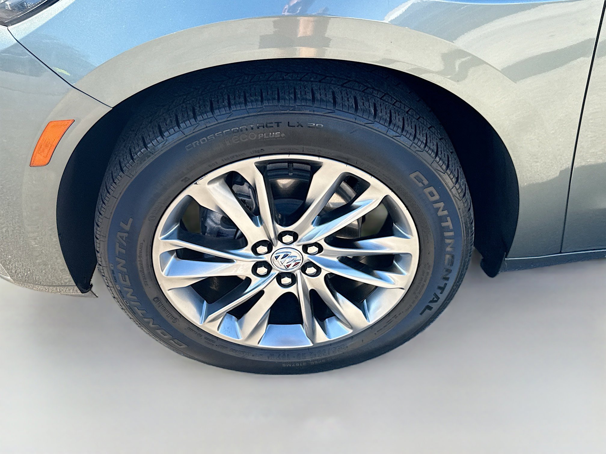 Used 2022 Buick Enclave Avenir w/ Avenir Technology Package image 38