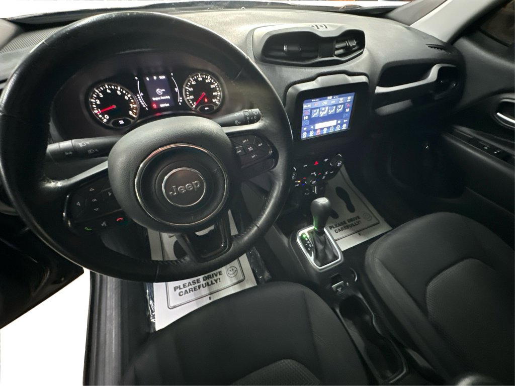 Used 2020 Jeep Renegade Altitude FWD image 32