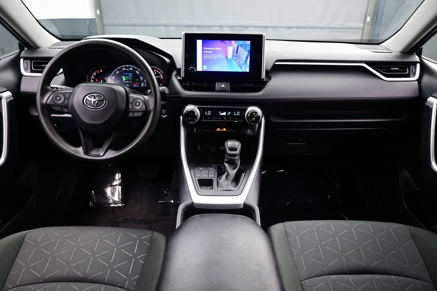 Used 2023 Toyota RAV4 XLE AWD/4WD image 17