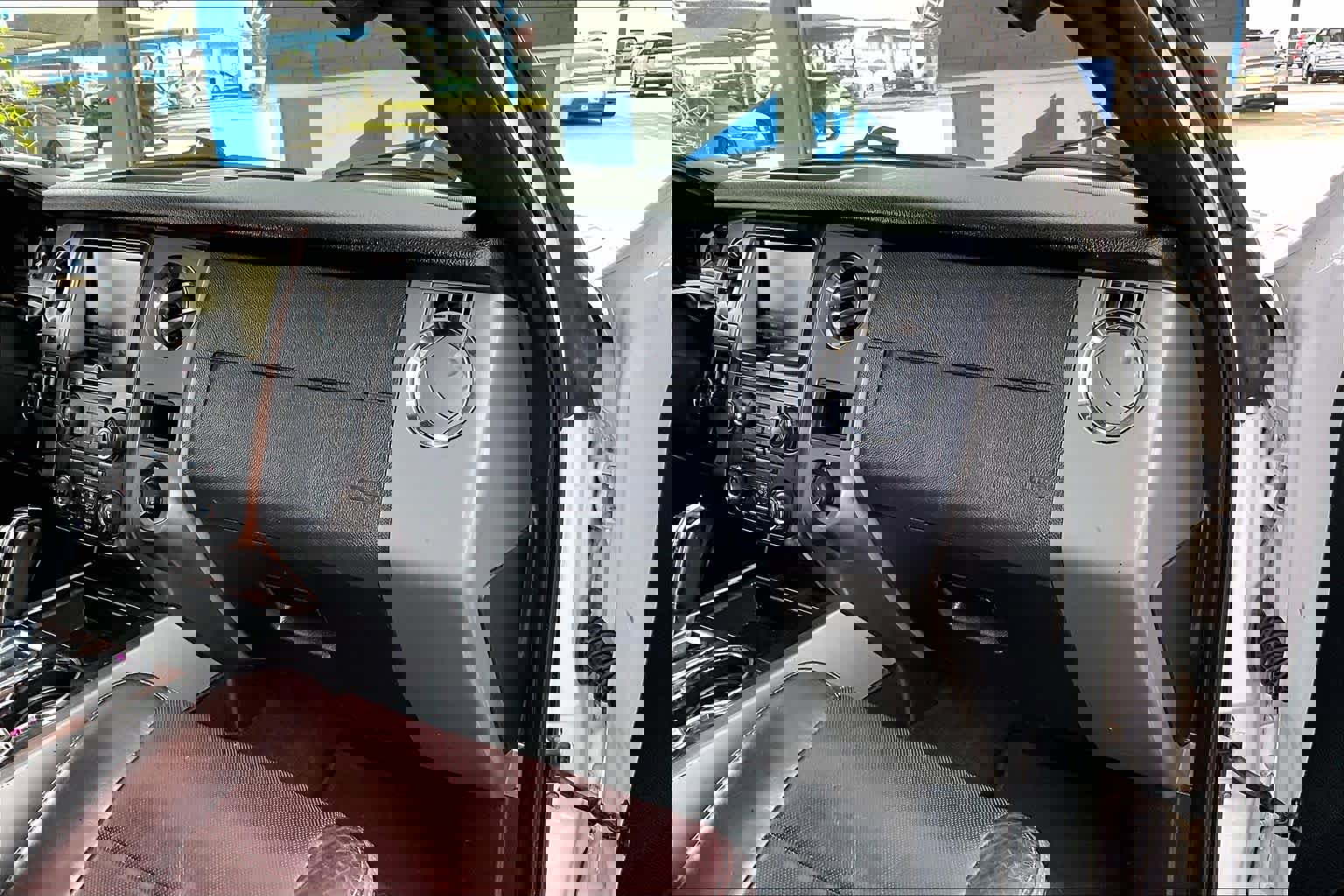 Used 2015 Ford Expedition Platinum image 19